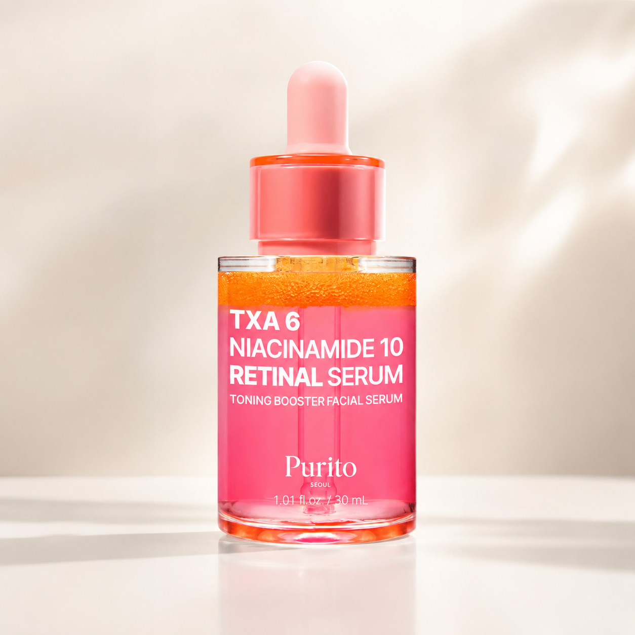Purito Seoul TXA 6 Niacinamide 10 Retinal Serum 30ml auf hellem Hintergrund für ein ebenmäßigeres und strahlenderes Hautbild bei Beauty Skin Solution in Baar und Zug.